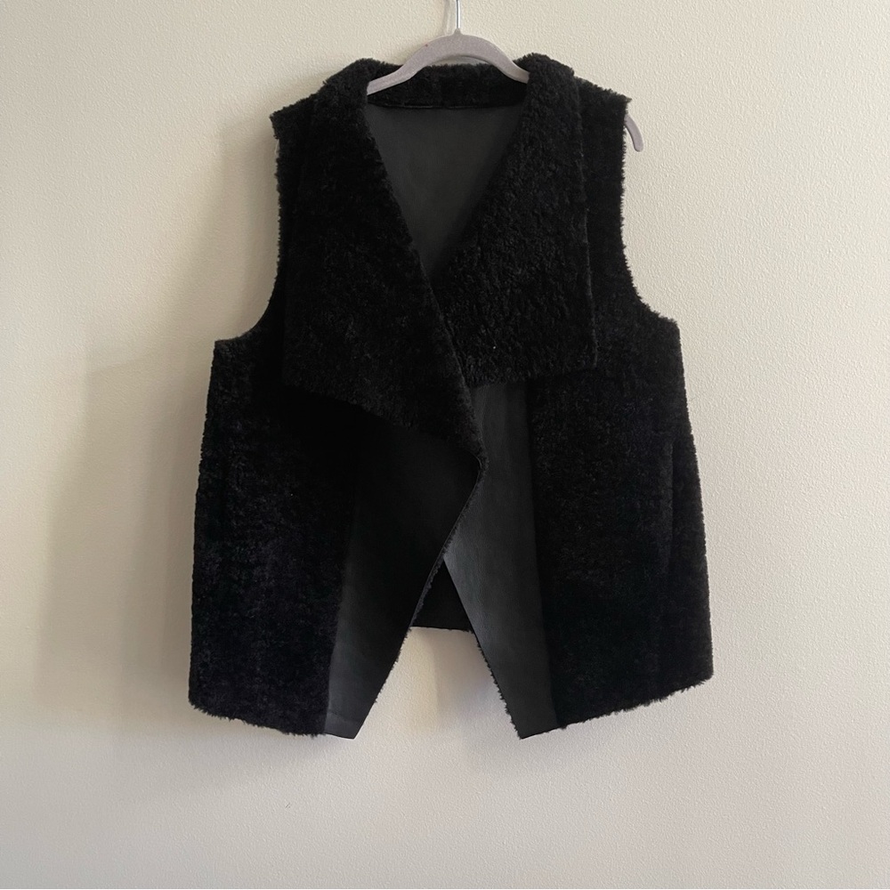 Jocelyn small black vest excellent condition